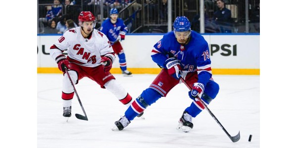 Carolina Hurricanes vinner fyra raka för första gången den här säsongen
